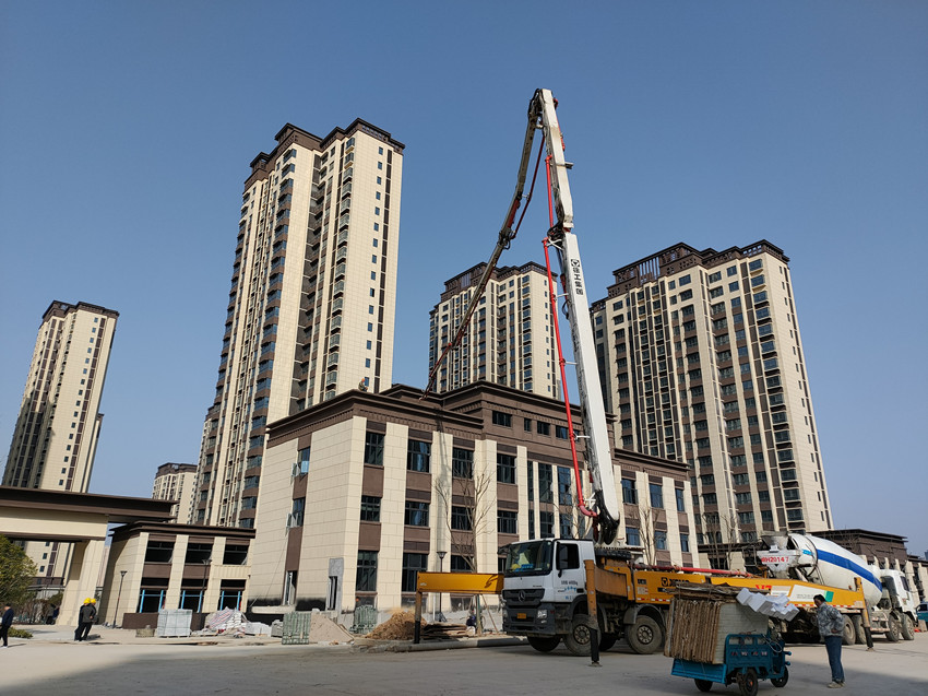 東部新城棚戶區(qū)施工現(xiàn)場.jpg
