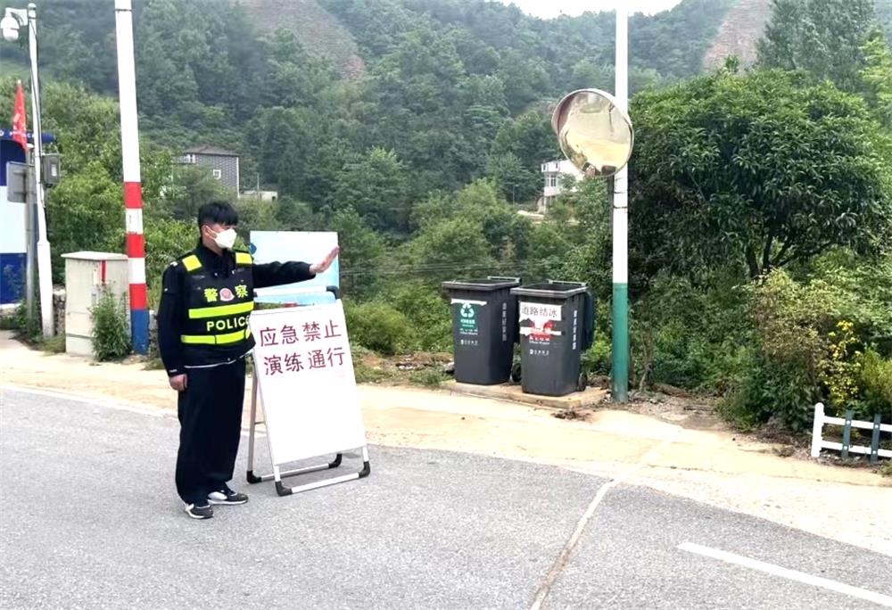 3實(shí)施交通管制.jpg