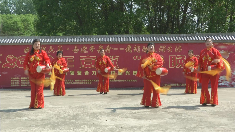 圖為桐梓村舞蹈隊在排練2.jpg