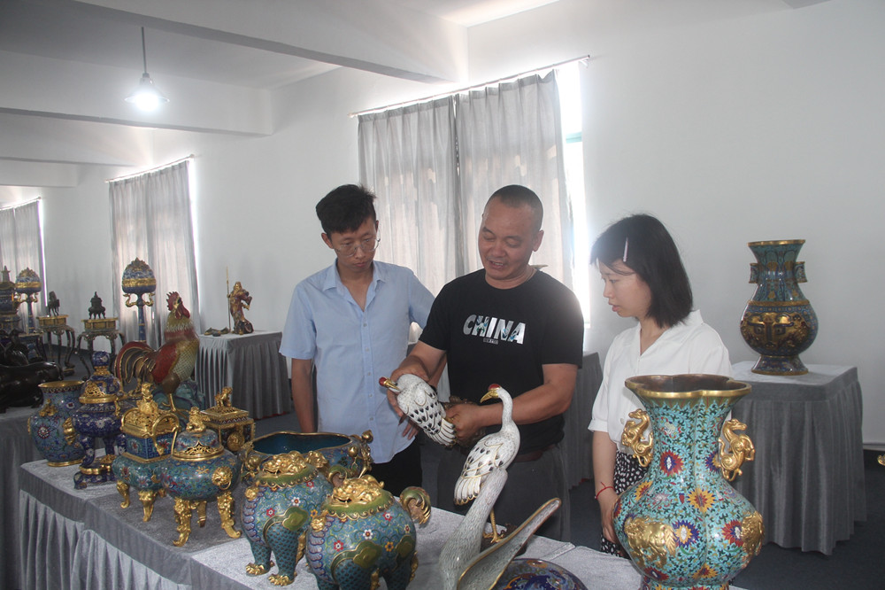 龍騰街道和蔡店村兩級走訪金石坊公司.JPG