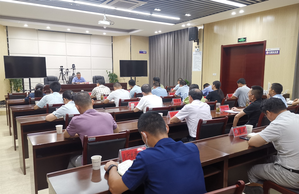 圖為我市迅速召開會議，貫徹落實安慶會議精神。.jpg