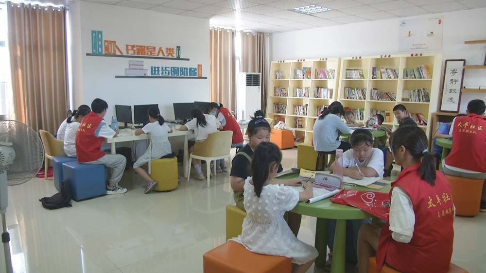 圖為大學生暑期志愿實踐活動.jpg