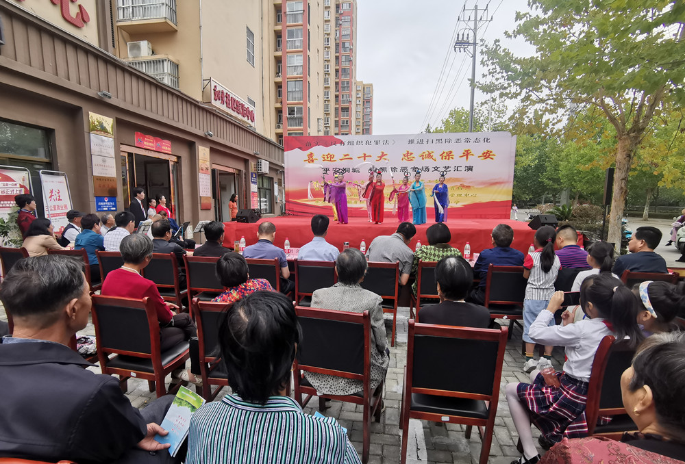 圖為演出現(xiàn)場。.jpg