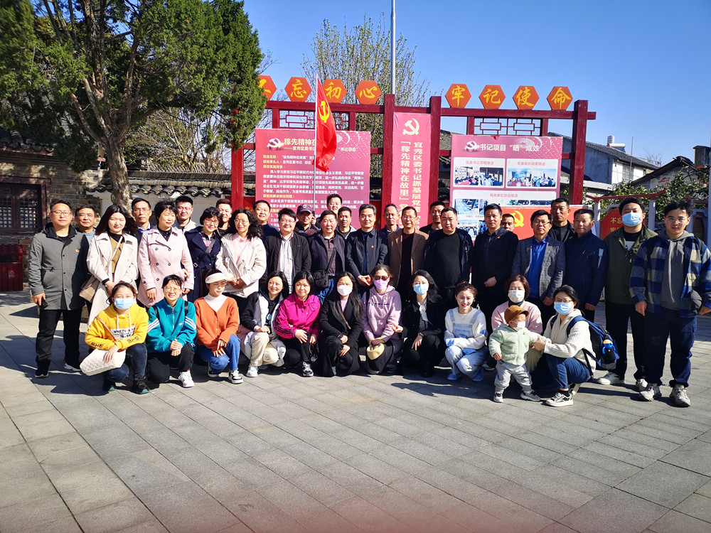 市融媒體中心開展主題黨日與工青婦團建活動2.jpg