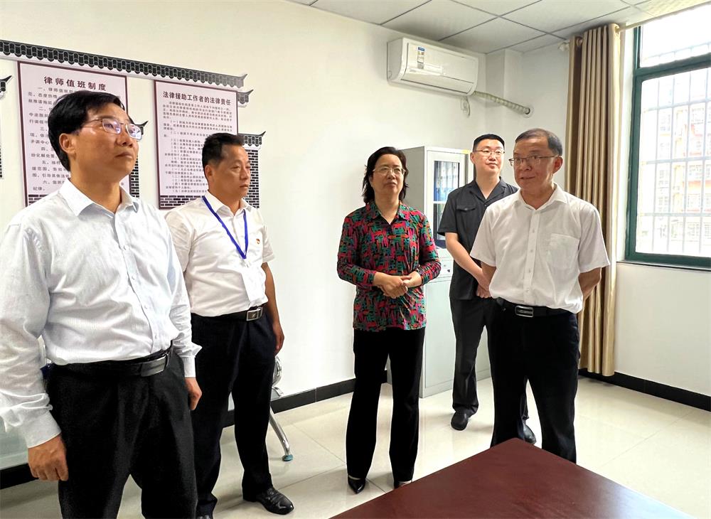 省高院副院長(zhǎng)徐致平到桐城法院專題調(diào)研“六尺巷調(diào)解法.jpg