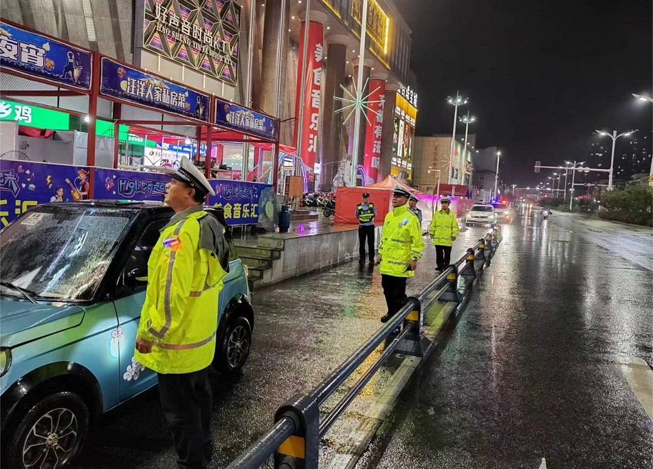 夜間守護(hù).jpg