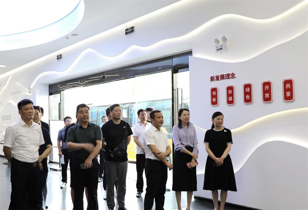 2參觀源潭刷都會(huì)客廳.JPG