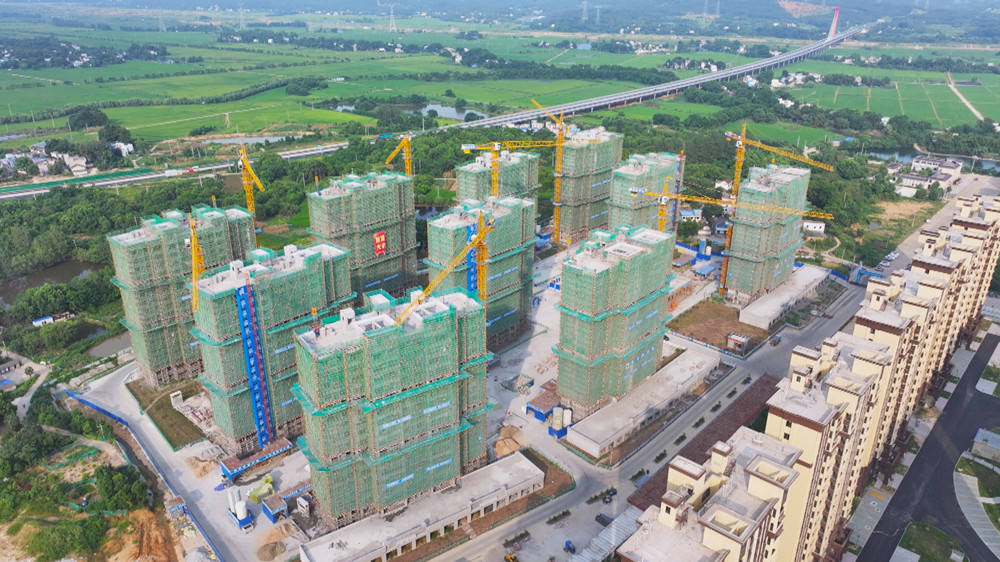 圖為桐城市引江濟(jì)淮工程孔城鎮(zhèn)桐心家園安置點(diǎn)項(xiàng)目建設(shè)現(xiàn)場(chǎng).jpg