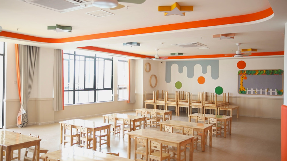 圖為翰林府幼兒園活動(dòng)室一角.jpg