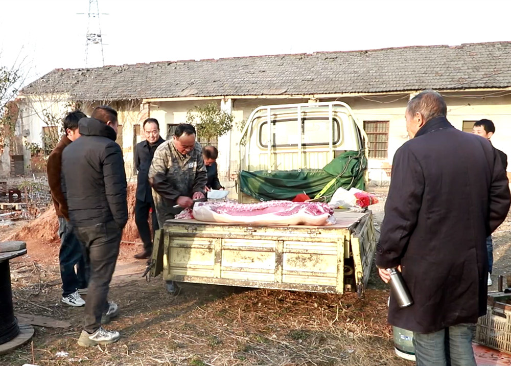 【年味】安徽桐城：殺年豬 吃豬宴 熱鬧過[00_03_38][20240116-100427].jpg