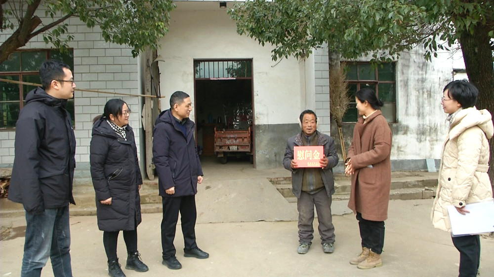 潘主席慰問(wèn)4.jpg