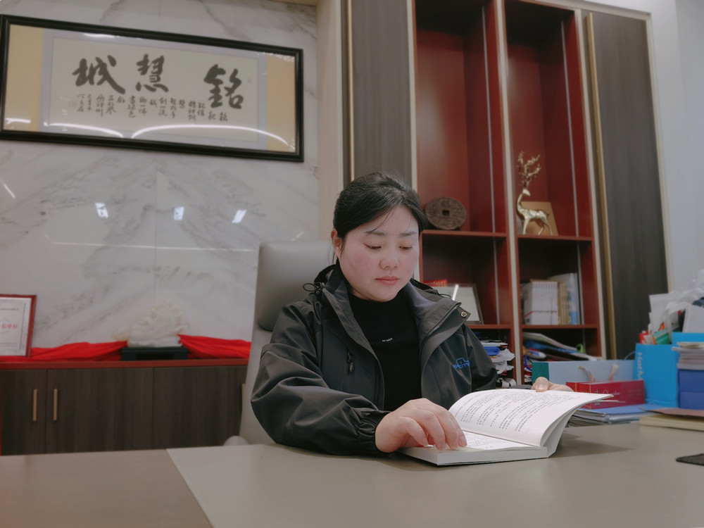 圖為安徽銘慧城包裝科技有限公司總經(jīng)理李慧.jpg