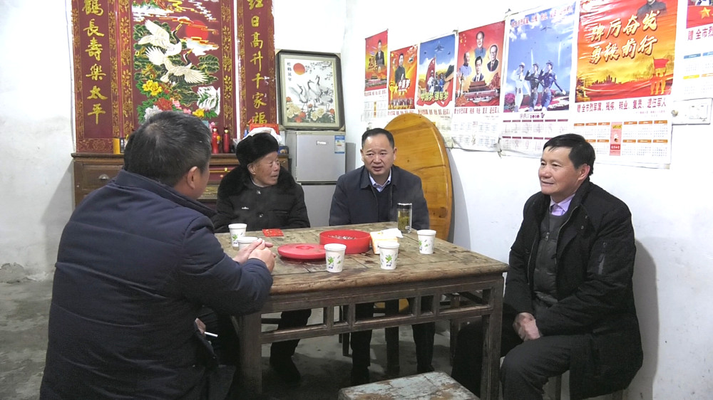 圖為慰問現(xiàn)場.jpg