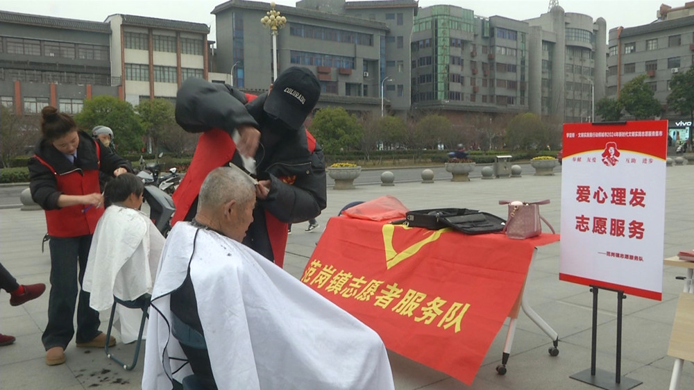 學(xué)雷鋒活動.jpg
