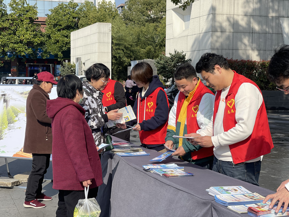 圖為“世界水日”“中國水周”宣傳活動(dòng)現(xiàn)場_副本.jpg