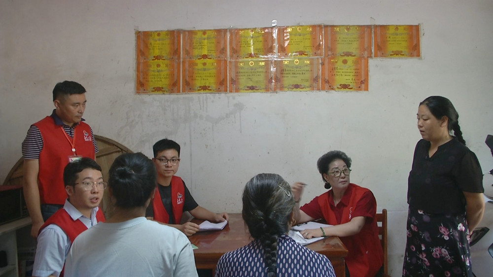 走訪困難大學(xué)生2.jpg