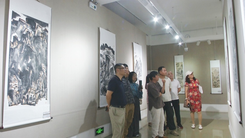 觀展2.jpg