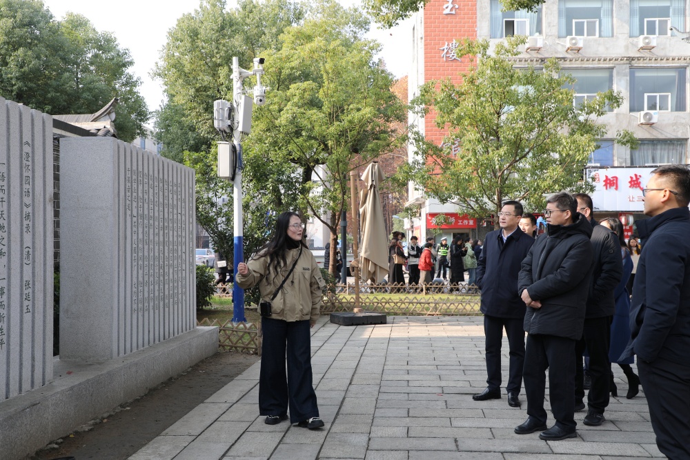 1212圖為調(diào)研現(xiàn)場(chǎng)。(2).jpg