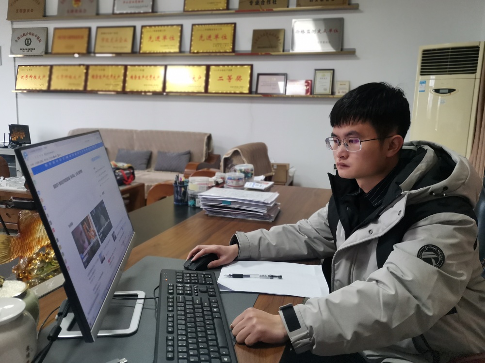 人大代表--鮑輝.jpg