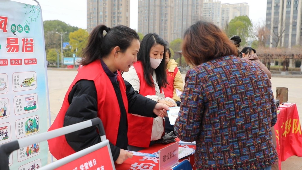 桐城市舉辦2025年“六尺古韻·與禮桐行”暨新時(shí)代文明實(shí)踐志愿服務(wù)集市活動(dòng)(3).jpg