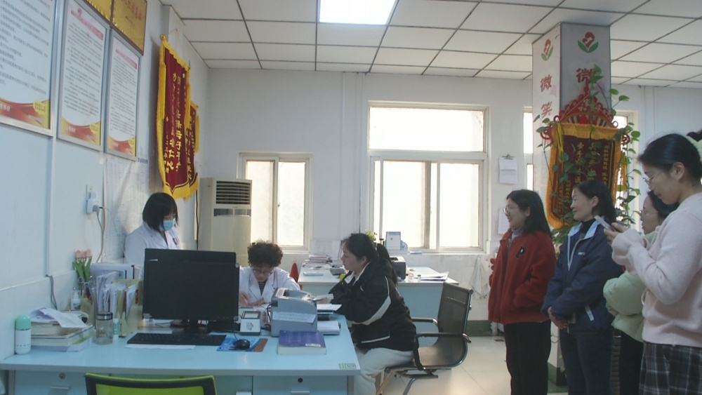關(guān)愛(ài)健康活動(dòng)-企業(yè)員工到婦幼保健院參加免費(fèi)兩癌檢查.jpg