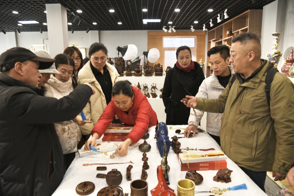 參觀徽煌工藝品有限公司_副本.jpg