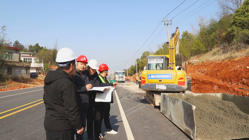 圖為S231改造提升工程現(xiàn)場(chǎng)2.jpg