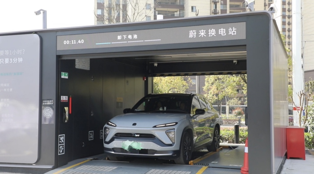 圖為換電現(xiàn)場.jpg