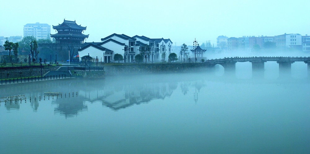 霧繞龍眠河——何傳偉.jpg