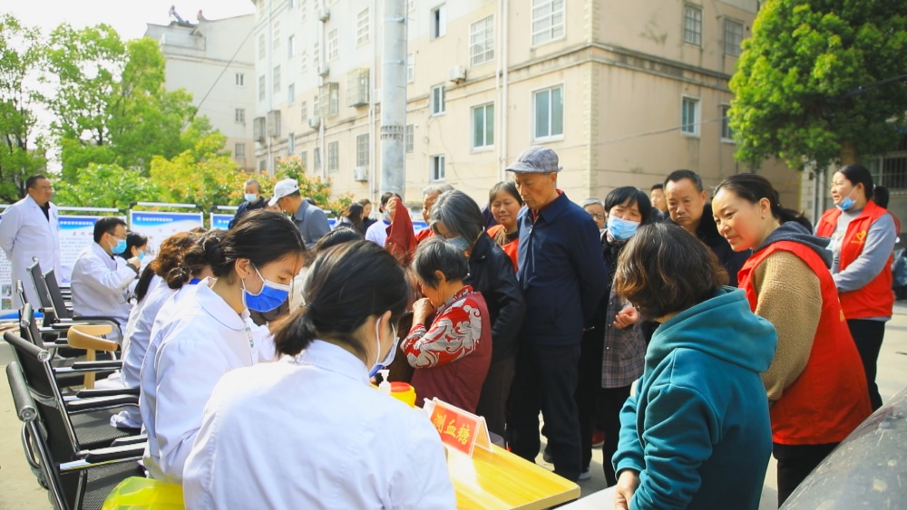 圖為義診活動現(xiàn)場1.jpg