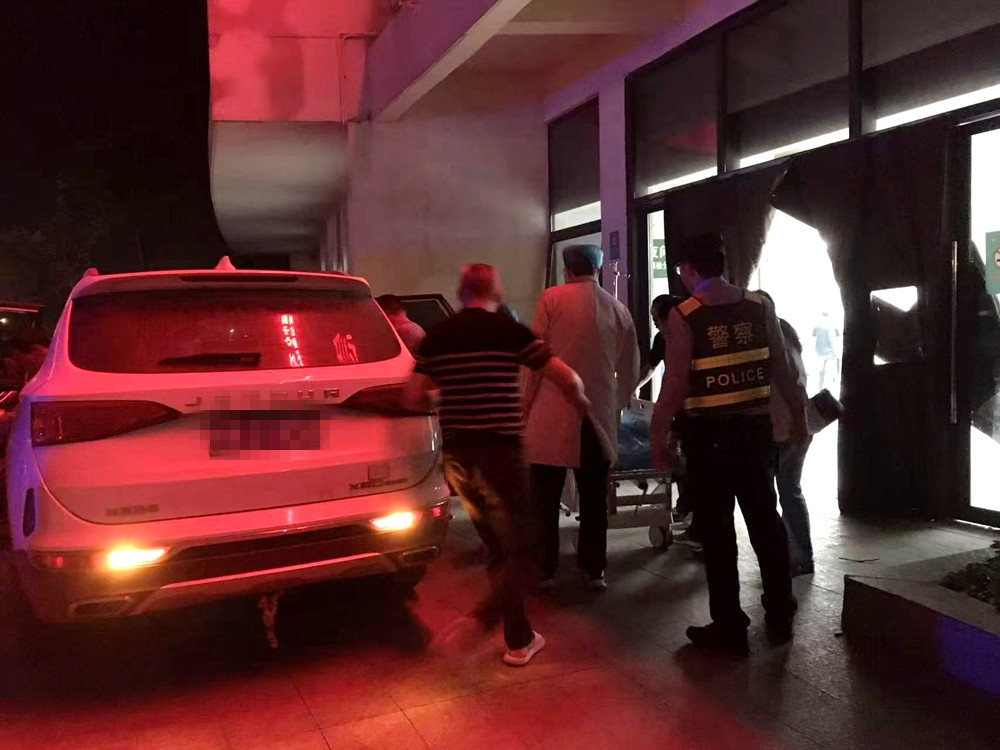 注意車(chē)牌號(hào)要馬賽克！.jpg