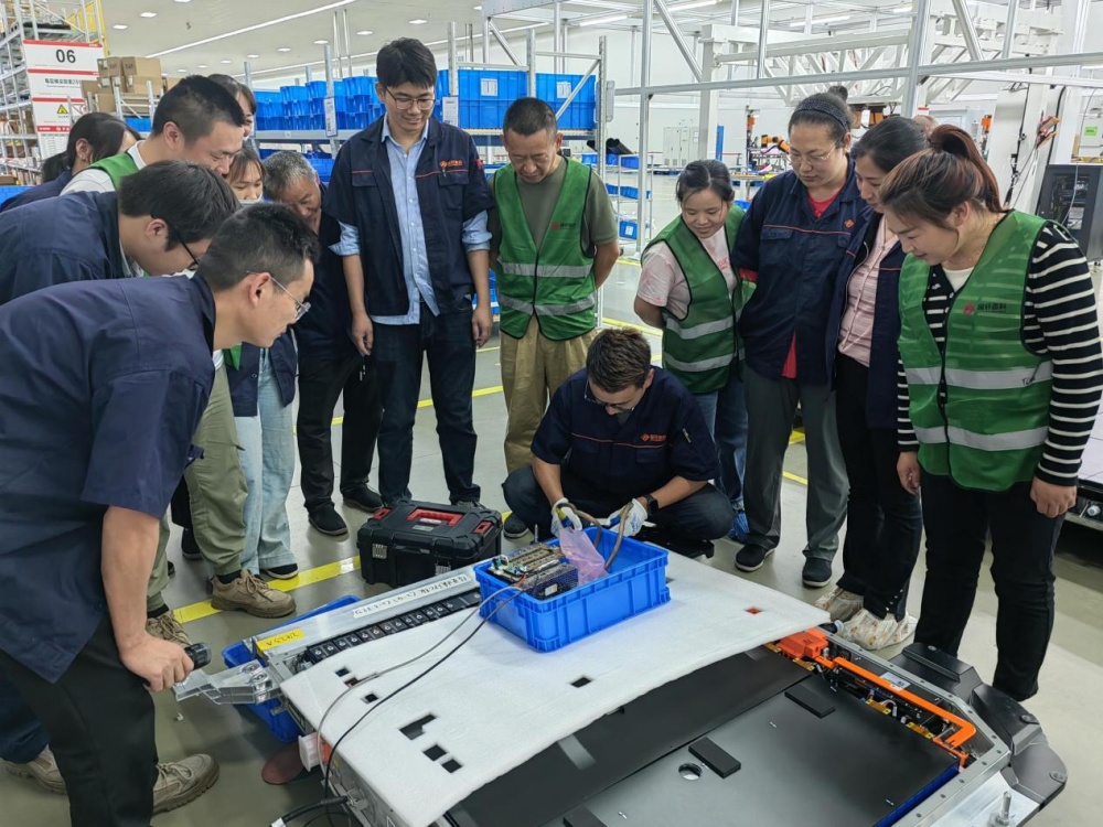 圖為桐城國軒新能源車間培訓現(xiàn)場.jpg
